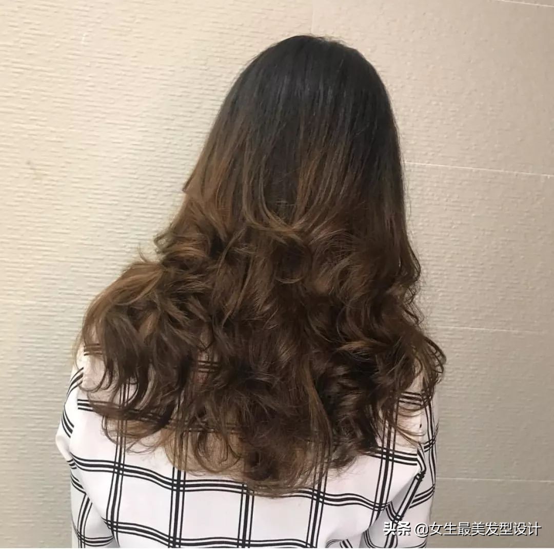 烫发中长内扣怎么打理,烫发女生推荐中长好打理
