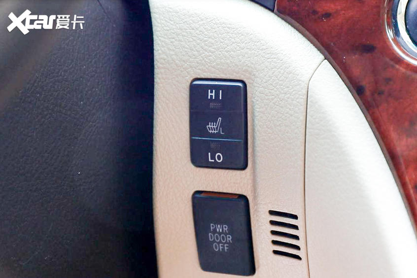 30万买丰田埃尔法,30万不买汉兰达选什么