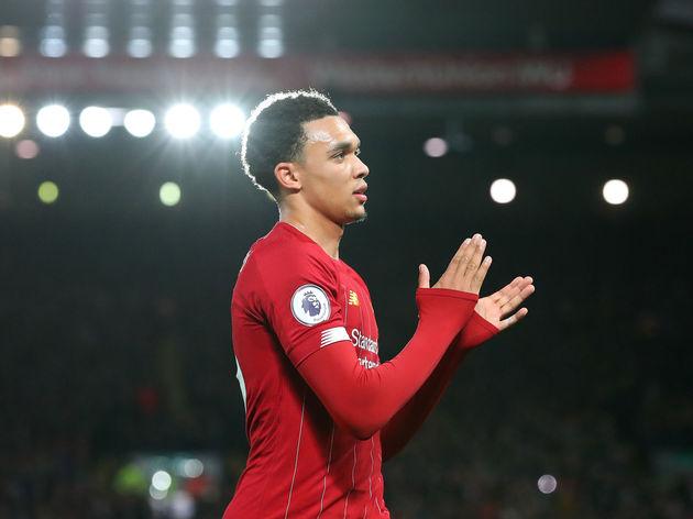 攻防节拍器盘点世界足坛20大边后卫球星