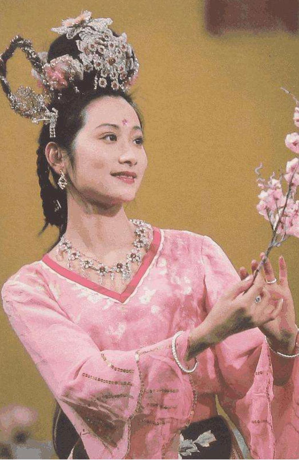 和唐僧对应的女人是谁 (唐僧身边的那个女人是谁)