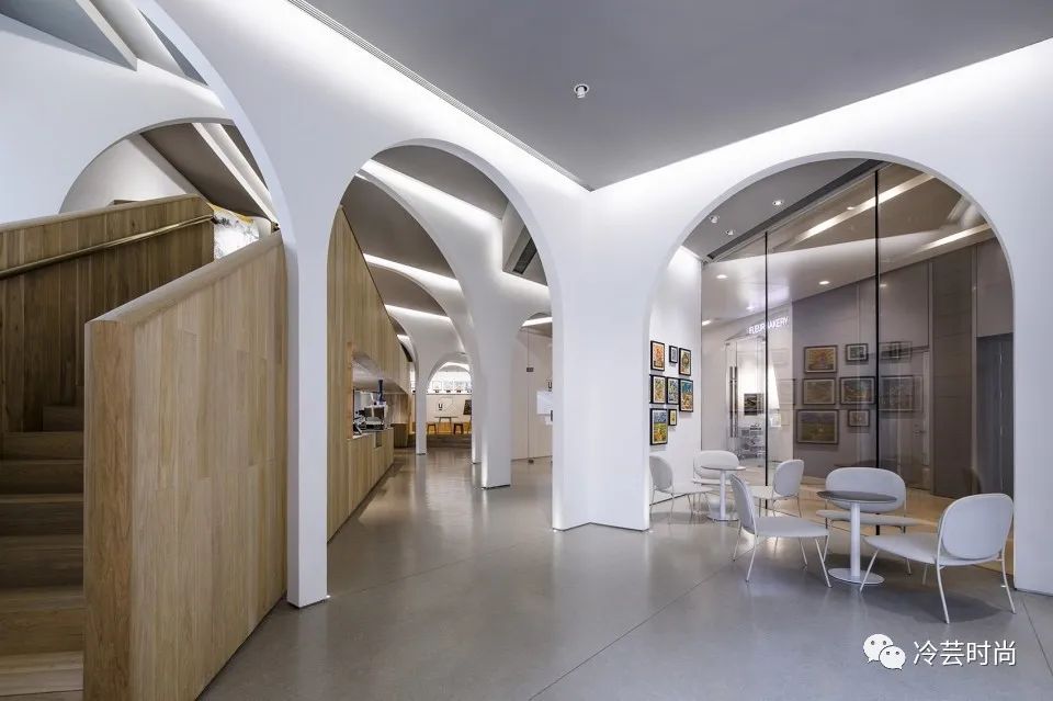 以建筑为主题的服装设计主题分析,服装设计建筑设计