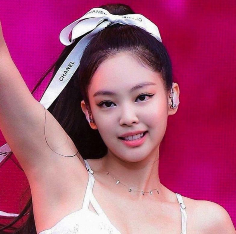 明星怎样绑发带好看,绑头发的丝带还可以怎么搭配