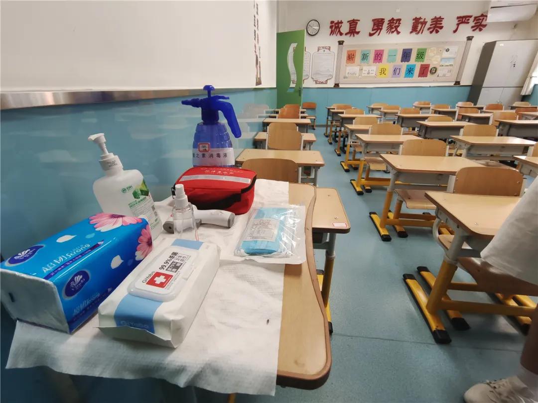 局领导督导检查学校开学工作,新学期开学准备工作