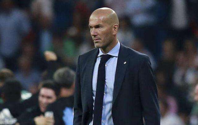 足坛十大巨星排名罗纳尔多,大罗和球王贝利谁厉害