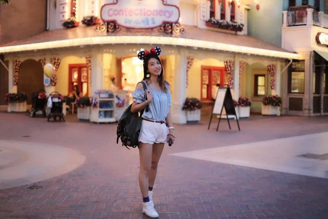 暑假两个人旅游要花多少钱,暑假两人去迪士尼多少钱