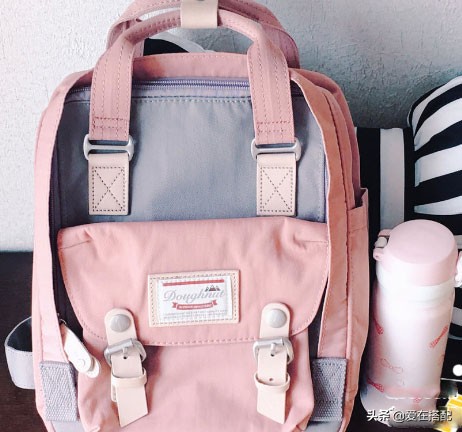 甜甜圈迷你包可以双肩背吗,甜甜圈双肩包怎样背