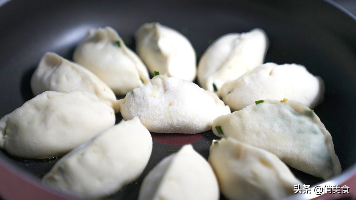 水煎包最漂亮的做法,水煎包的正确做法金黄香脆不粘锅