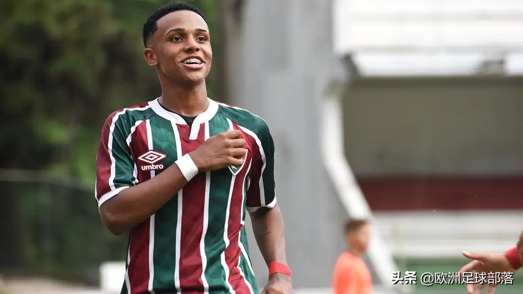 巴萨4500万敲定巴西天才前锋,巴西国脚最新引援消息