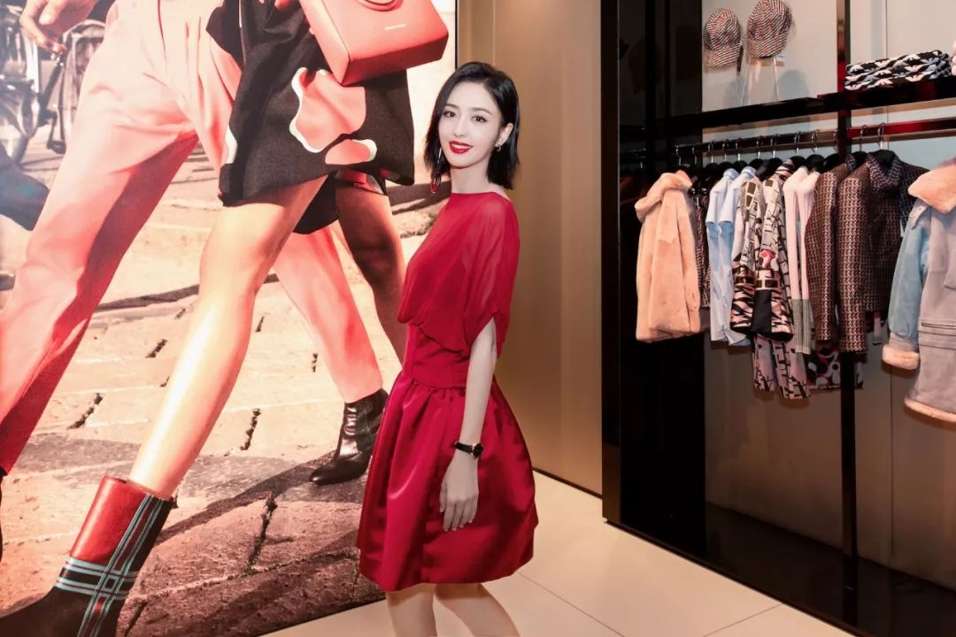 阿玛尼满天星佟丽娅同款,佟丽娅同款的阿玛尼手表