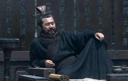 曹操到底是英雄还是奸雄,曹操到底是忠臣还是汉贼