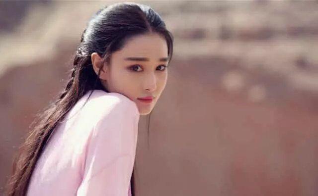 张馨予一年内被骗两次,网友评论一致跑偏:“一孕傻三年!”