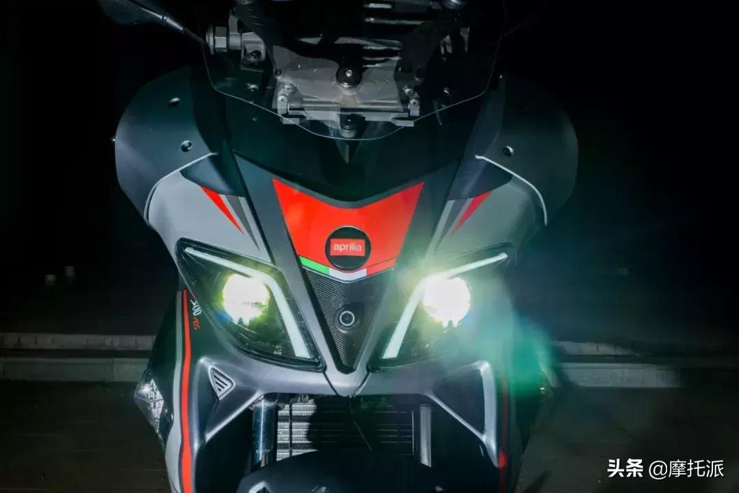 这是一辆让人爱恨交加的大踏板，阿普利亚SRMAX300综合测评-上