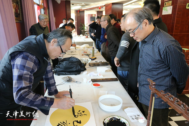 巨龙画院新春团拜活动在江泽福轩大饭店举行