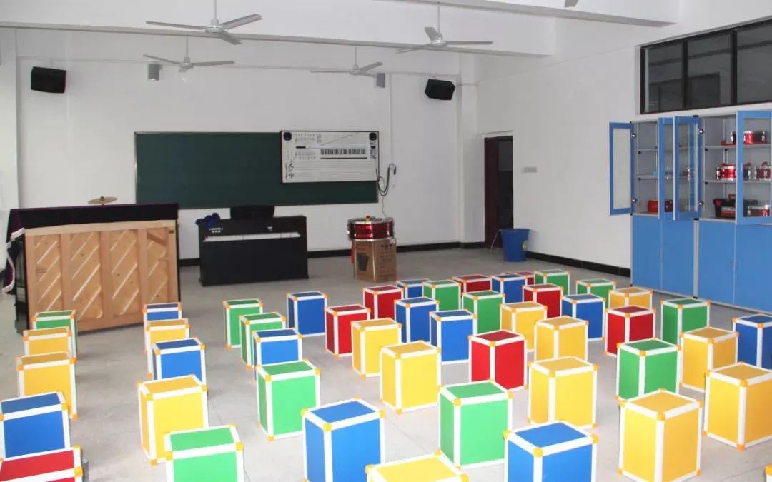 重点发展普文普理,做精做强美术特色。黄州中学高中部欢迎你!