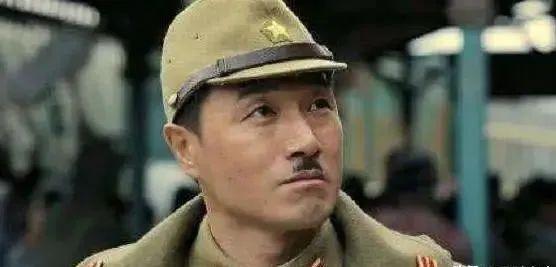 为什么日军要留胡子和头发,日军鼻子下面的胡子