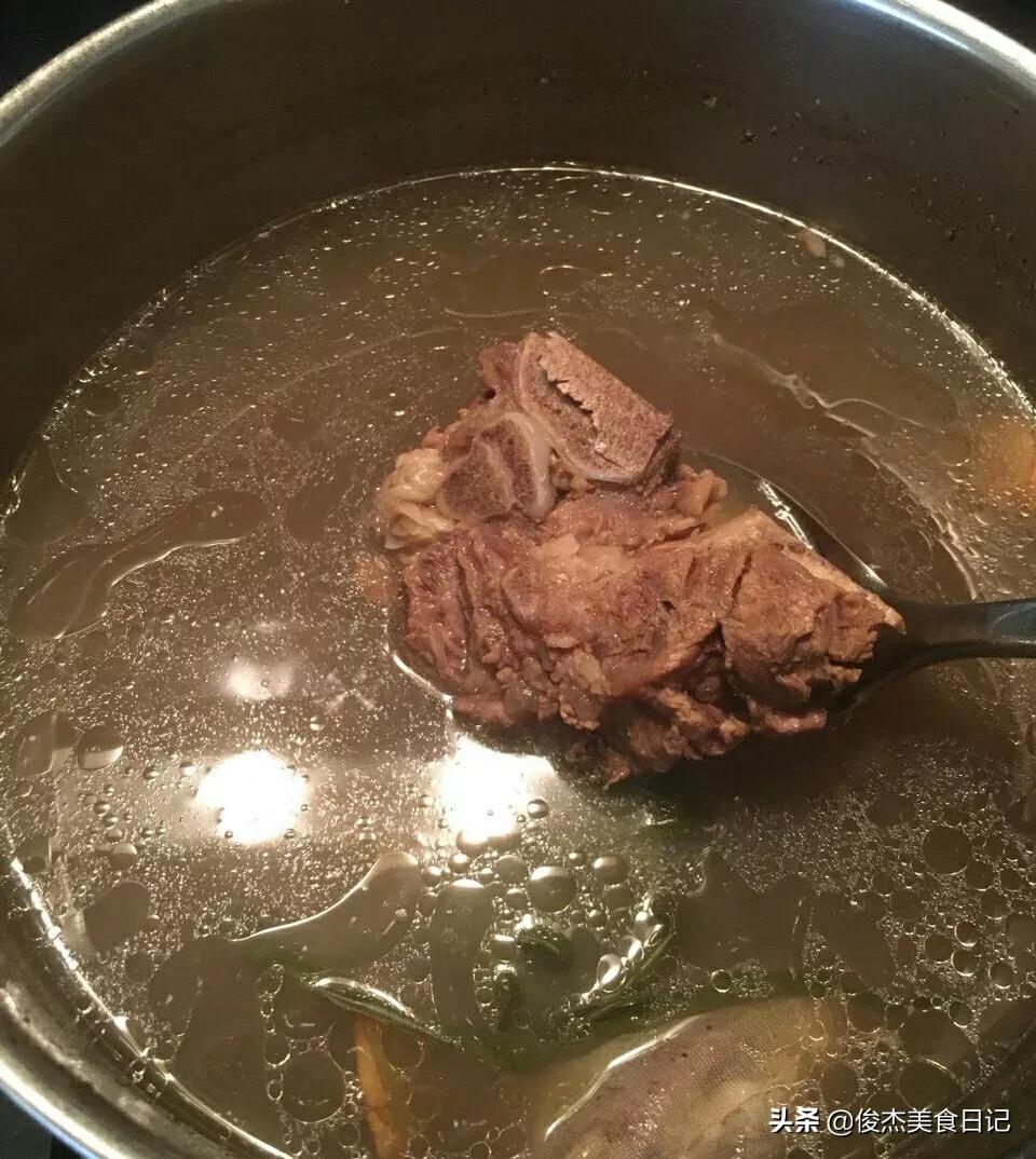 大厨20年经验总结出4个炖肉秘诀,五星级大厨炖牛肉汤做法