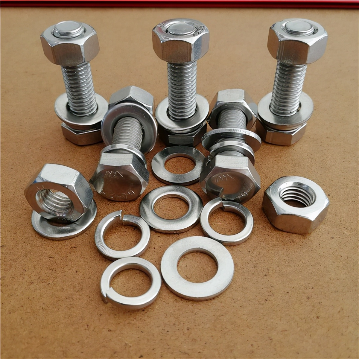 人类第一颗螺丝,螺丝发明全过程