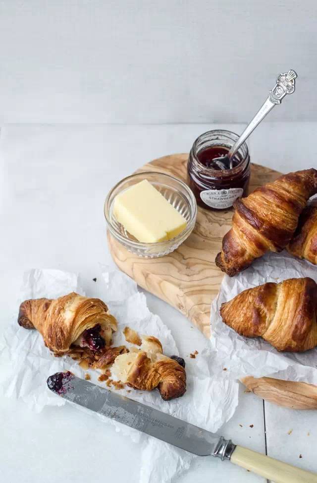 不会面点怎么开面包店,教你做香甜暄软的羊角面包