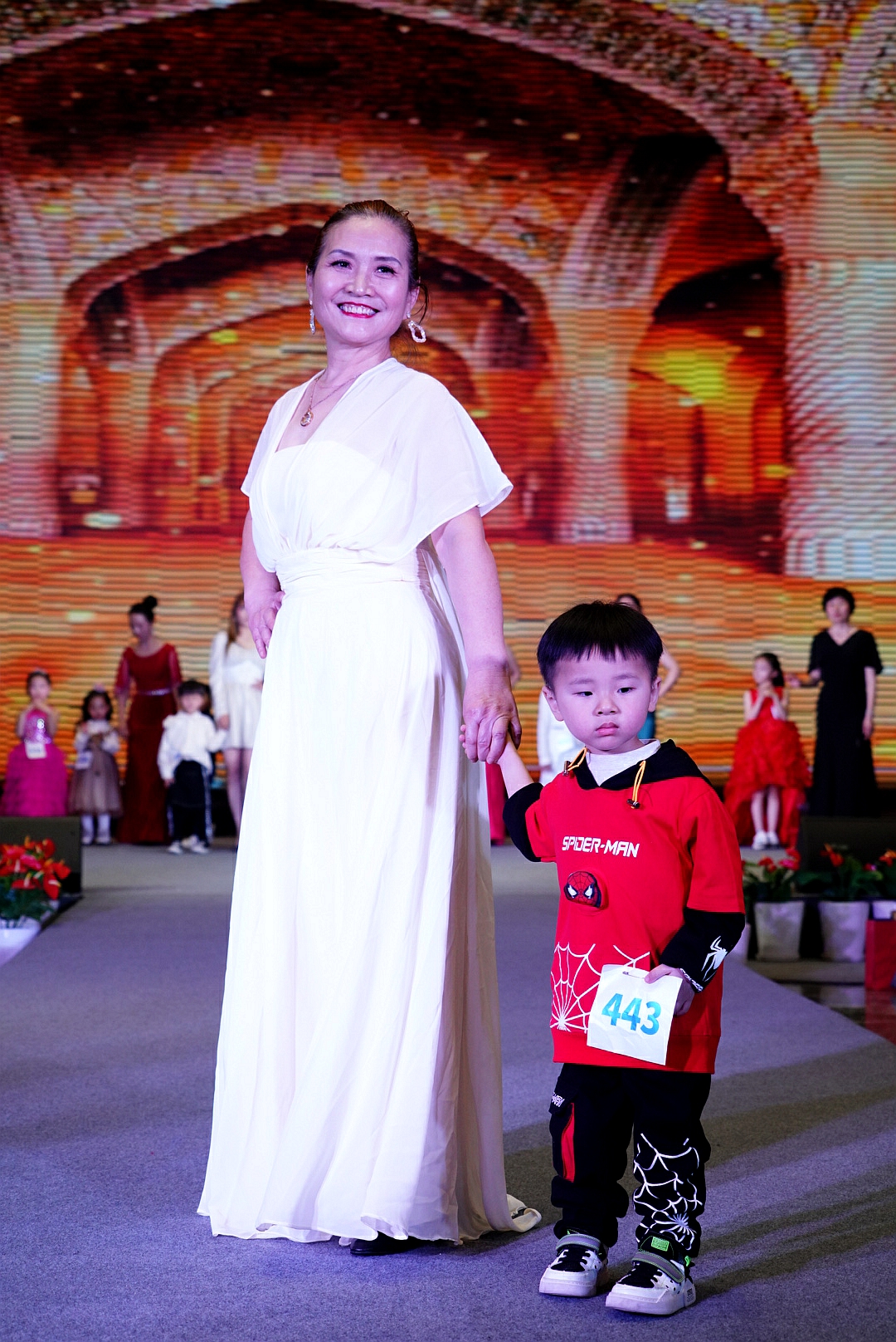 第六届郑州国际少儿时装周,亲子时装秀国潮