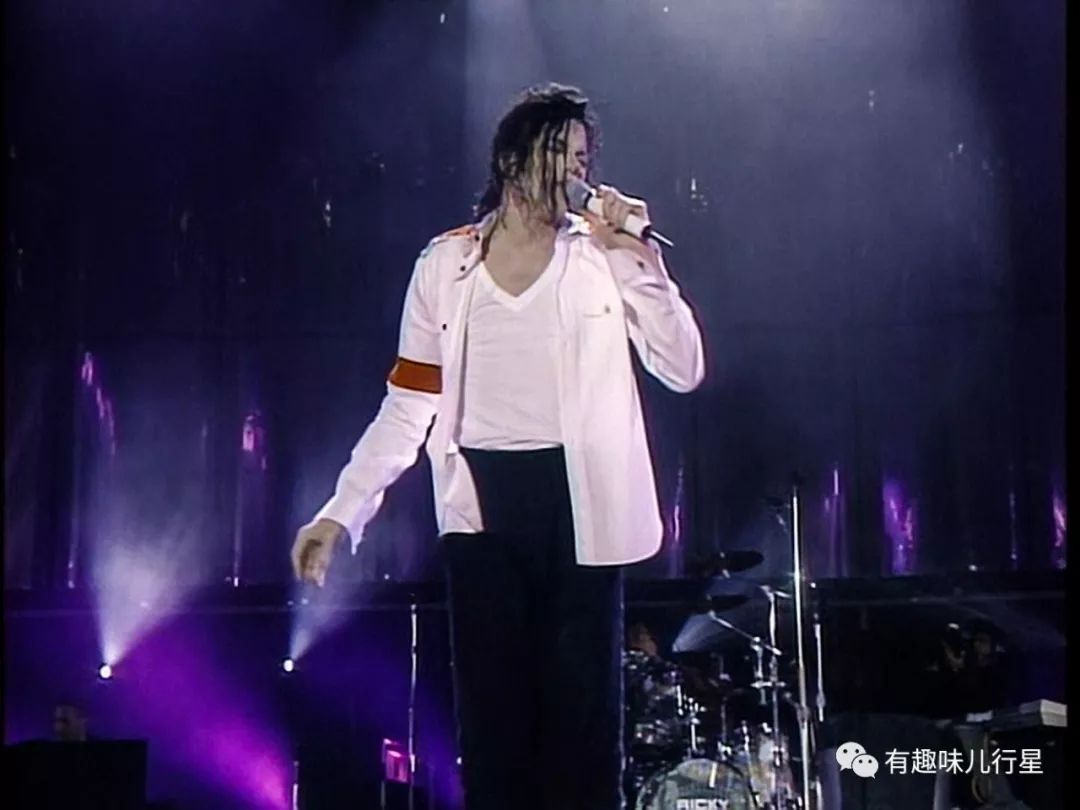 音乐会现场致敬michaeljackson,michaeljackson最经典演唱会