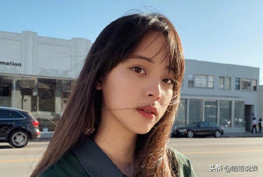 喜欢晒眼睛特写的小花,“苍蝇腿”睫毛触及审美低谷,无法理解