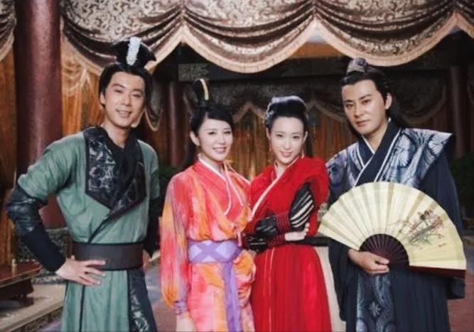 古龙成名深度解析,古龙沉迷酒色