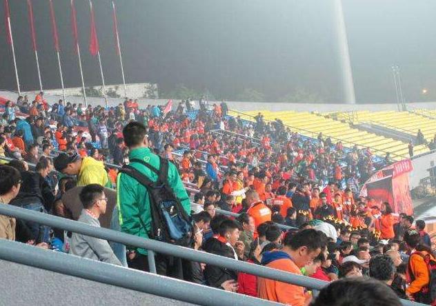 中超球场上座人数排名最新,中超各队上座率排名