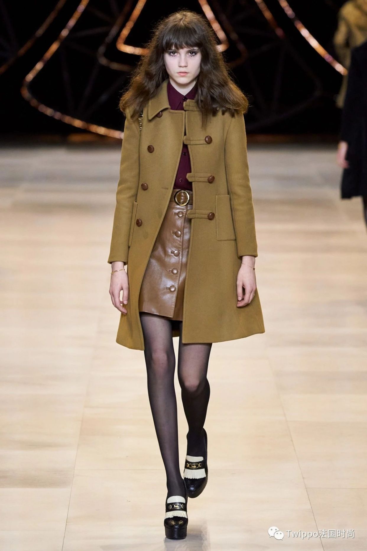 2020秋冬巴黎时装周givenchy秀场 (jacquemus 2020巴黎时装周秀场)