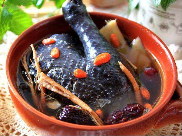 食疗治疗多囊的人,多囊卵巢吃什么中成药调理