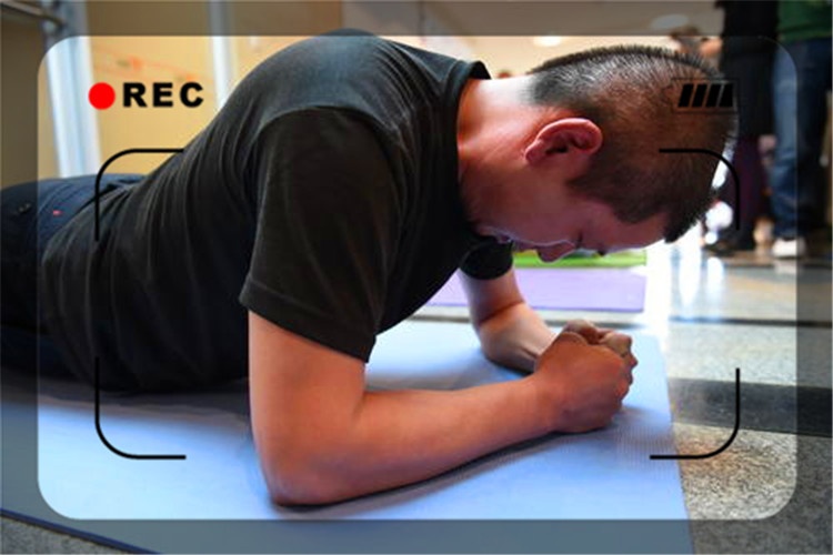 创业是先自己做起来还是先组团队,如果要自己创业应该先做些什么