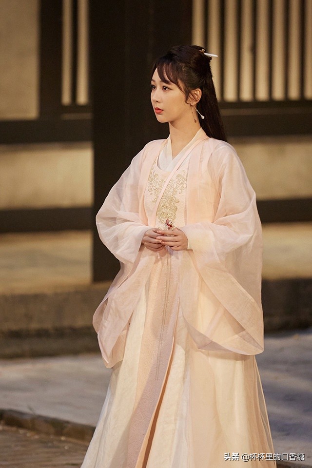 杨幂谭松韵混剪,2022年90后小花演技排名谭松韵