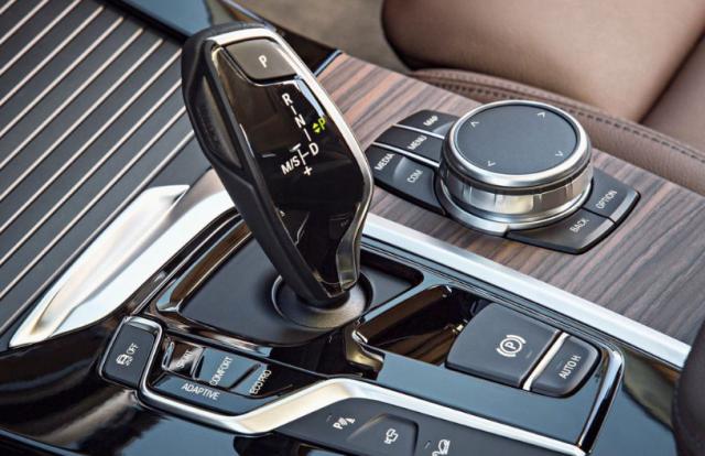 自动挡汽车无法挂挡怎么回事,自动挡锁死无法启动