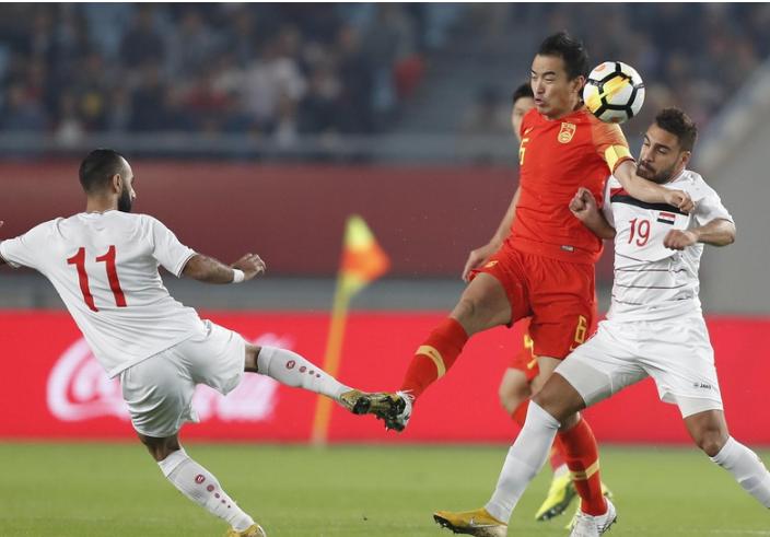 混得比中国男足还惨!40强开打在即,国足的最大对手突然陷入困境