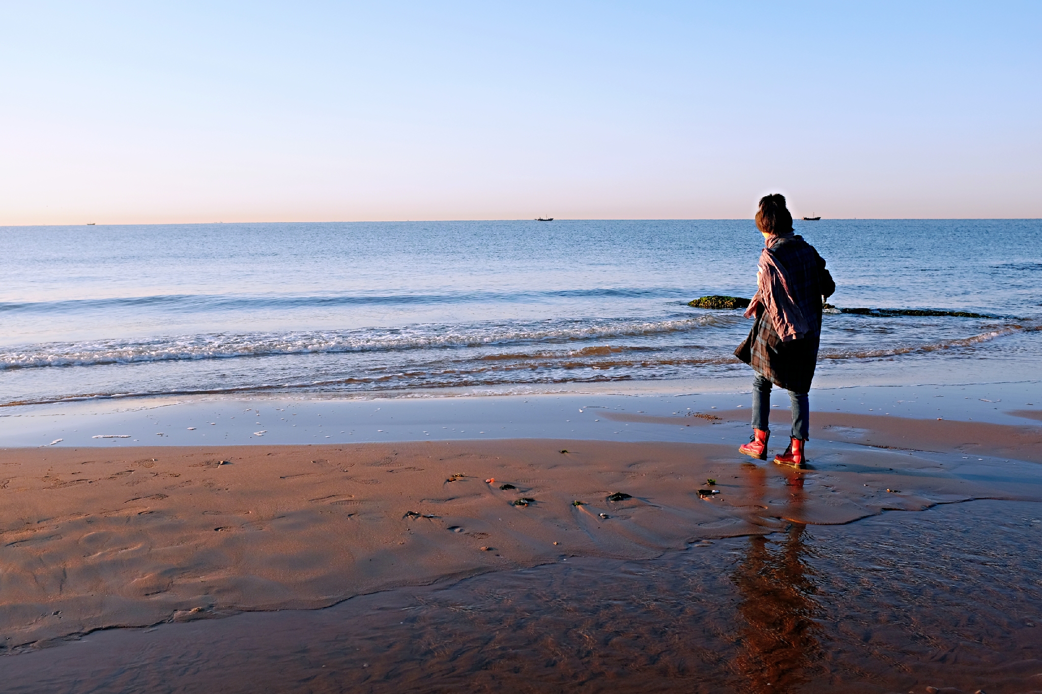 到了北戴河之后怎么去海滨浴场,北戴河怪楼奇园景区今天可以玩吗