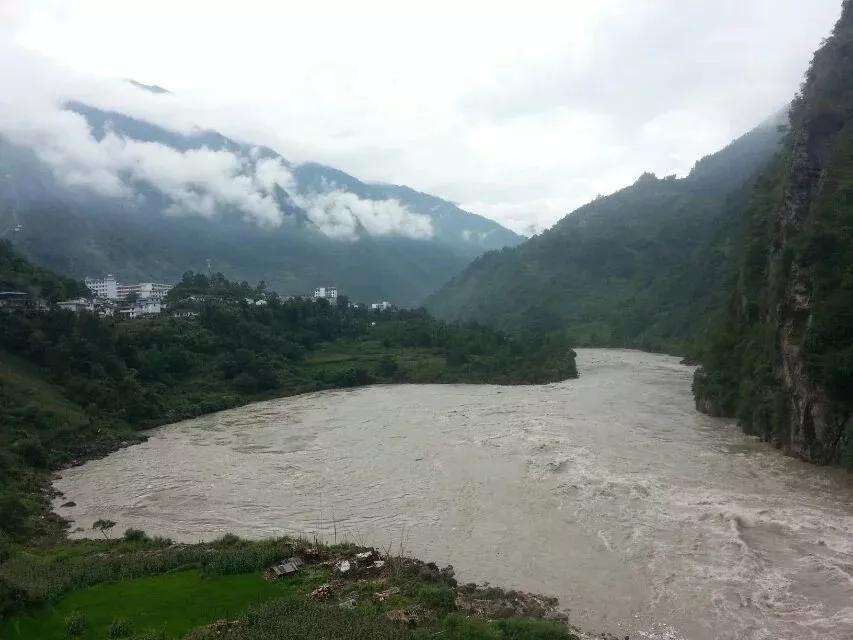 贡山到福贡几个小时,福贡到贡山有班车吗