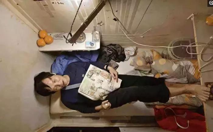 香港鸽笼房和棺材房真实生活,香港的棺材房是怎么样的