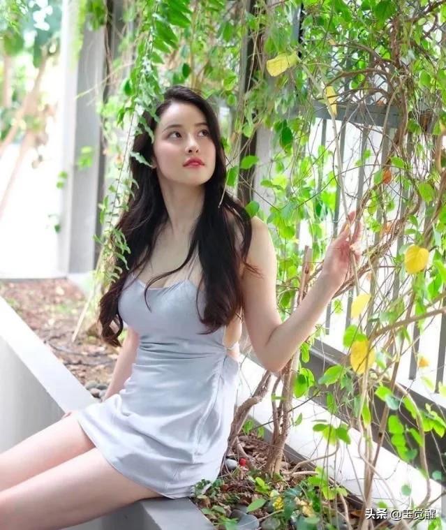 淑女风格的包臀裙确实很有魅力,背心紧身连衣裙包臀裙夏天