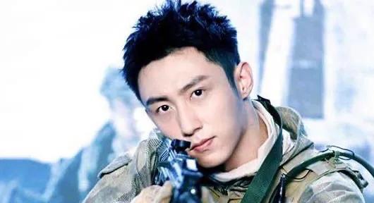 红海行动黄景瑜发布会路透,黄景瑜红海行动时期机场秀