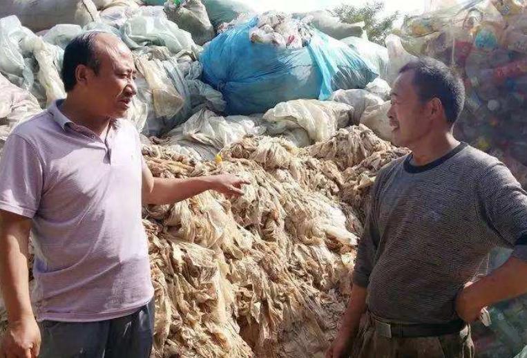 靠收破烂起家的名人,靠收废品逆袭发家