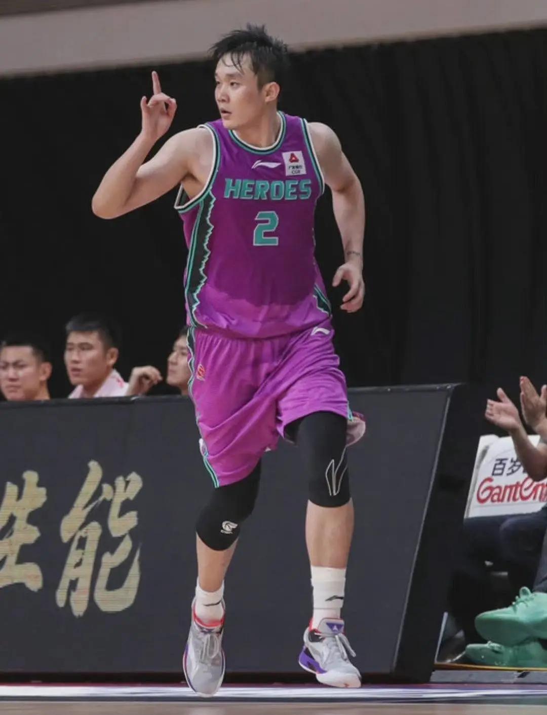 CBA集体穿李宁！除了这五位…