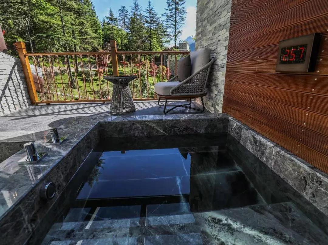 川西泡温泉看雪景,川西自驾游玩2天2夜加温泉12月份