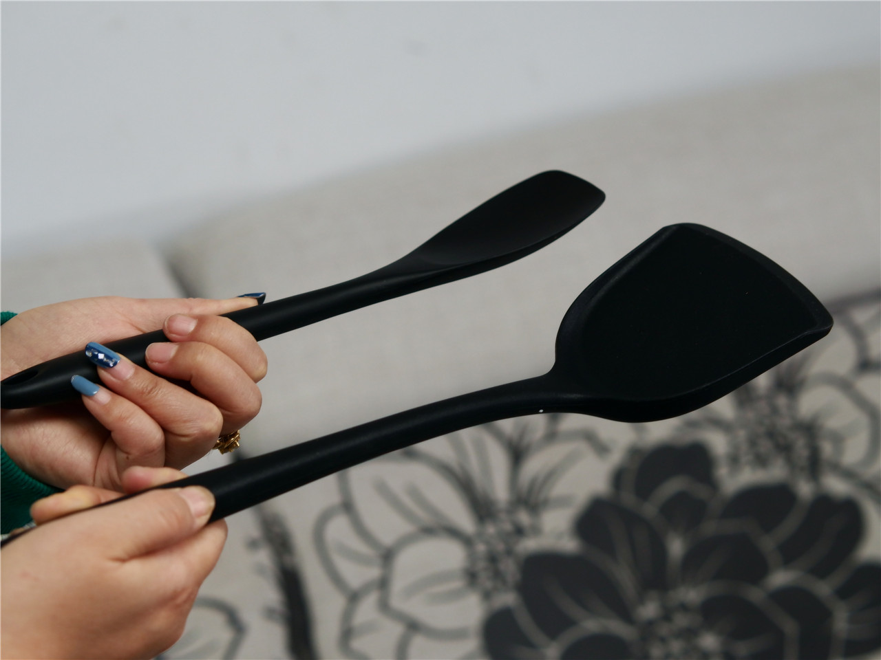 英国帝伯朗灵感系列紫钻钛金多用锅让居家烹饪变的快乐起来