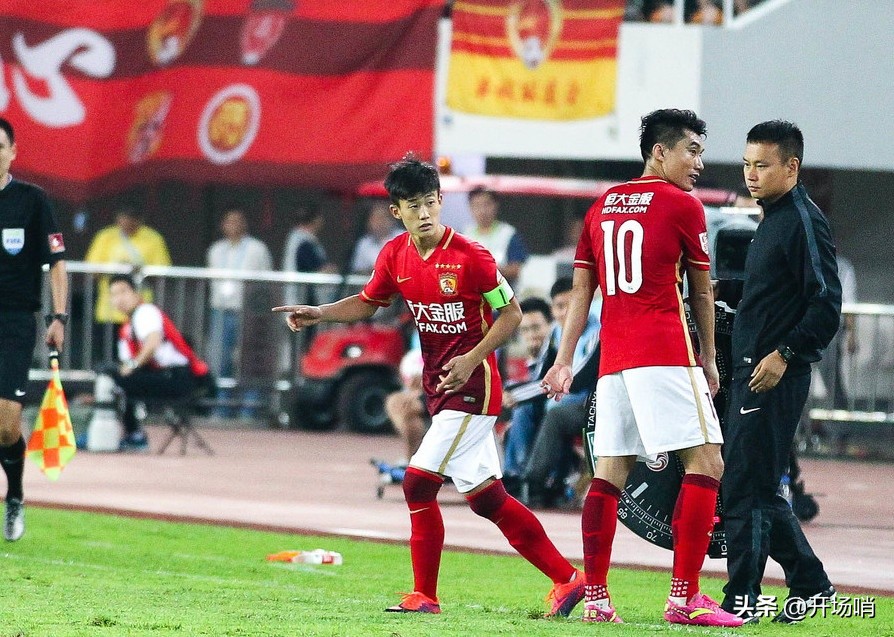 下一个超级新星出在大黄蜂！88场进141球！哈兰德点名表扬