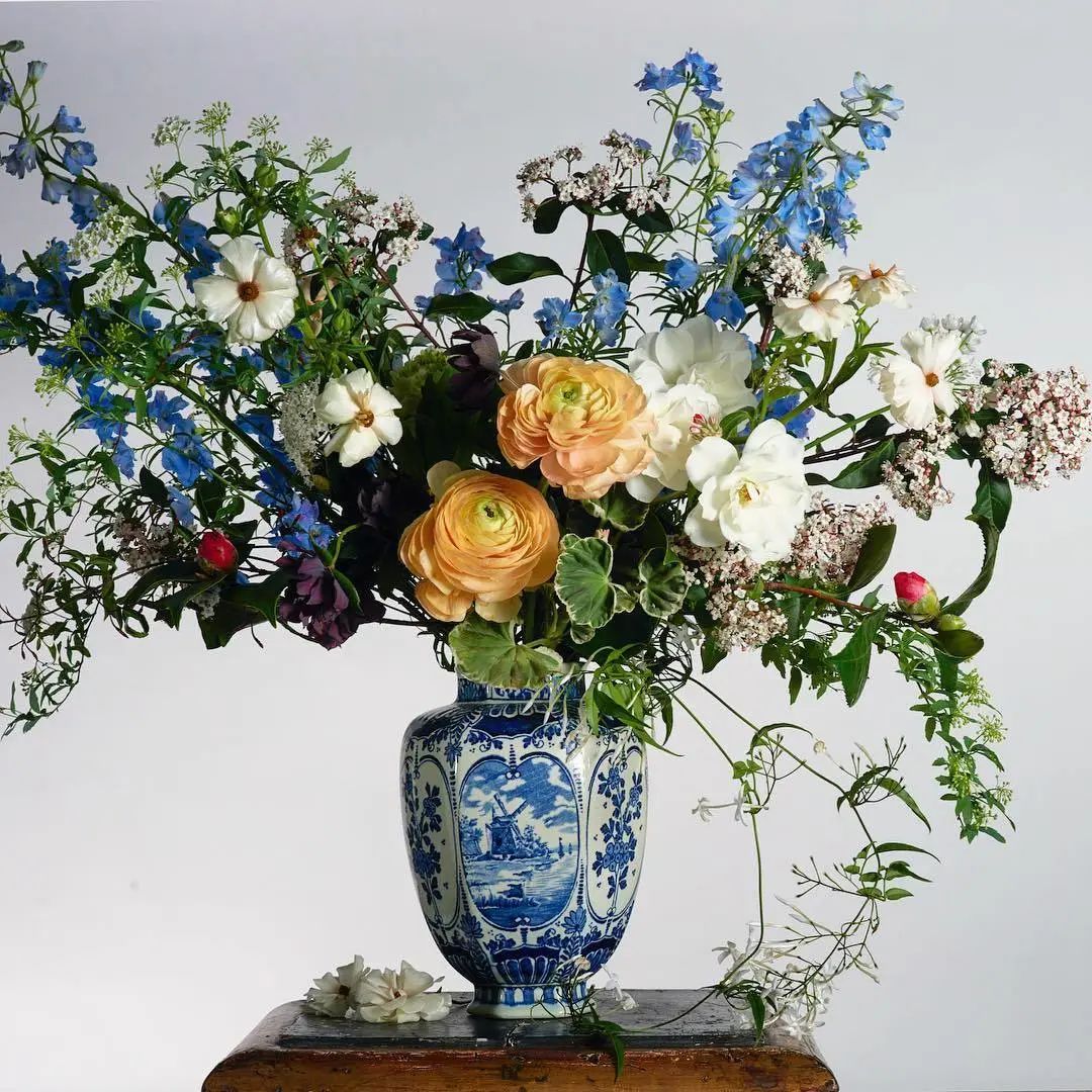 青花瓷的装饰是怎么弄,青花瓷式装饰风格