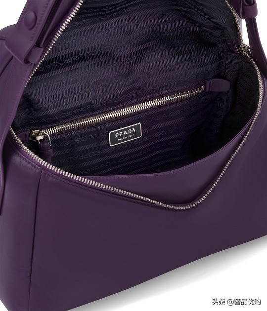 prada新款刺绣宽肩带,prada三角徽标外套