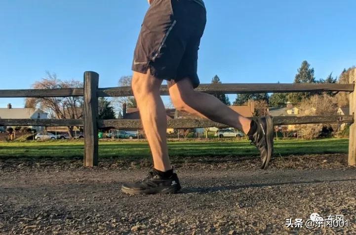 2023新款男士户外越野跑鞋,2022年男款跑步鞋推荐