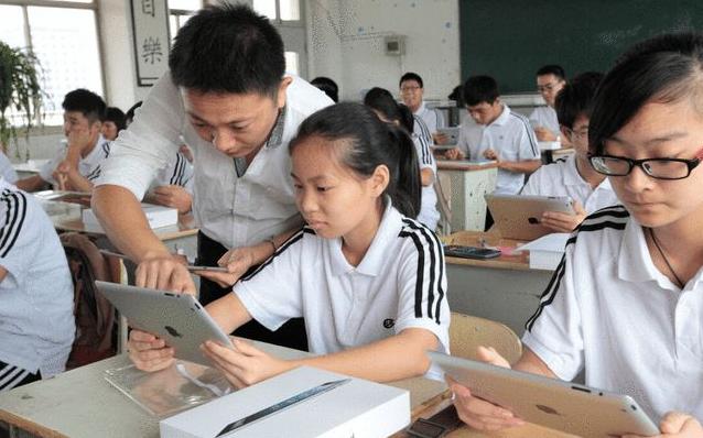 小学男女比例严重失调,女儿学校男女比例失衡