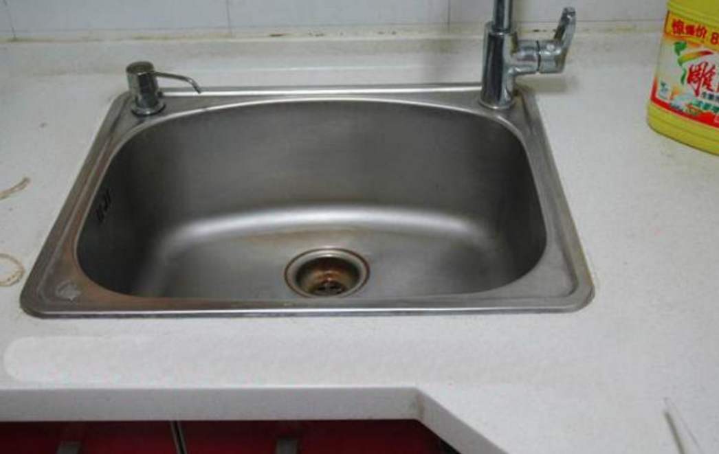 窗玻璃胶发黑发霉怎么办,水池边玻璃胶里发霉发黑怎么清除