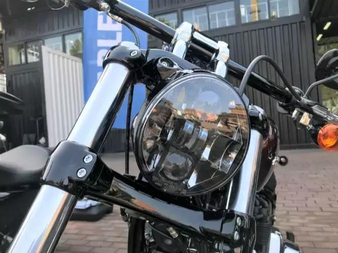 哈雷breakout突破者评测,哈雷突破者骑行体验