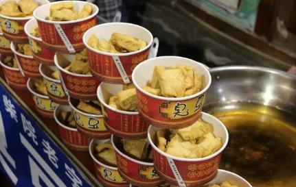 江门市夜市摆地摊小吃哪里有,夜市摆地摊小吃卖什么最火